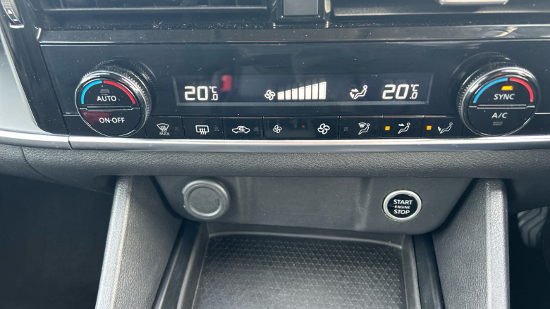 Nissan Qashqai 1.3 DiG-T MH 158 Acenta Premium 5dr Xtronic Petrol Hatchback